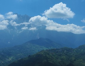 코타키나발루의 키나발루산 정상을 바라보면서~~~